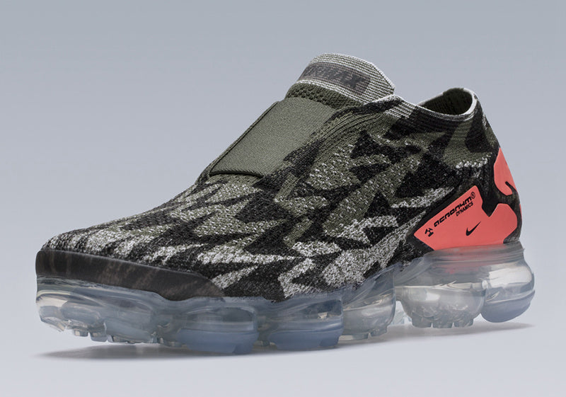 Nike Air VaporMax Moc 2 x ACRONYM in Black Coral AQ0996-102 - product image from the listing.