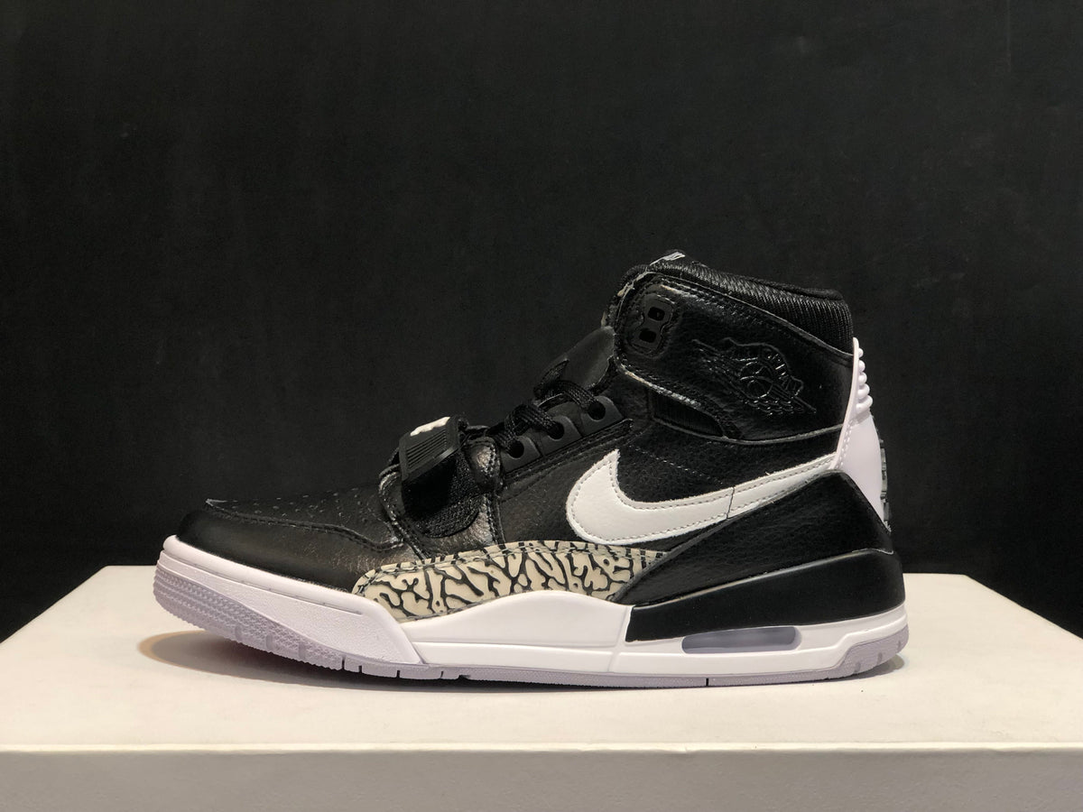 Air Jordan Legacy 312 Black/White Sneakers AV3922-001 - product image from the listing.
