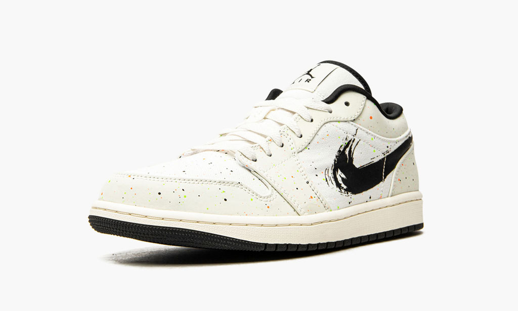 Brushstroke - Air Jordan 1 Low SE - product image from the listing.