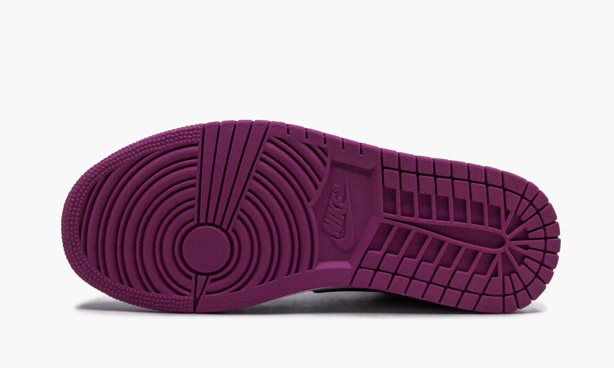 Fuchsia - Air Jordan 1 Low SE - product image from the listing.