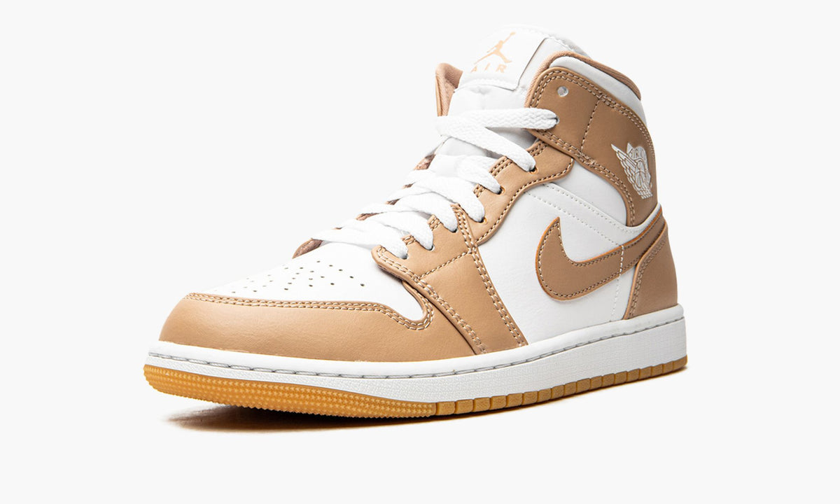 "Tan / Gum" Air Jordan 1 Mid - product image from the listing.