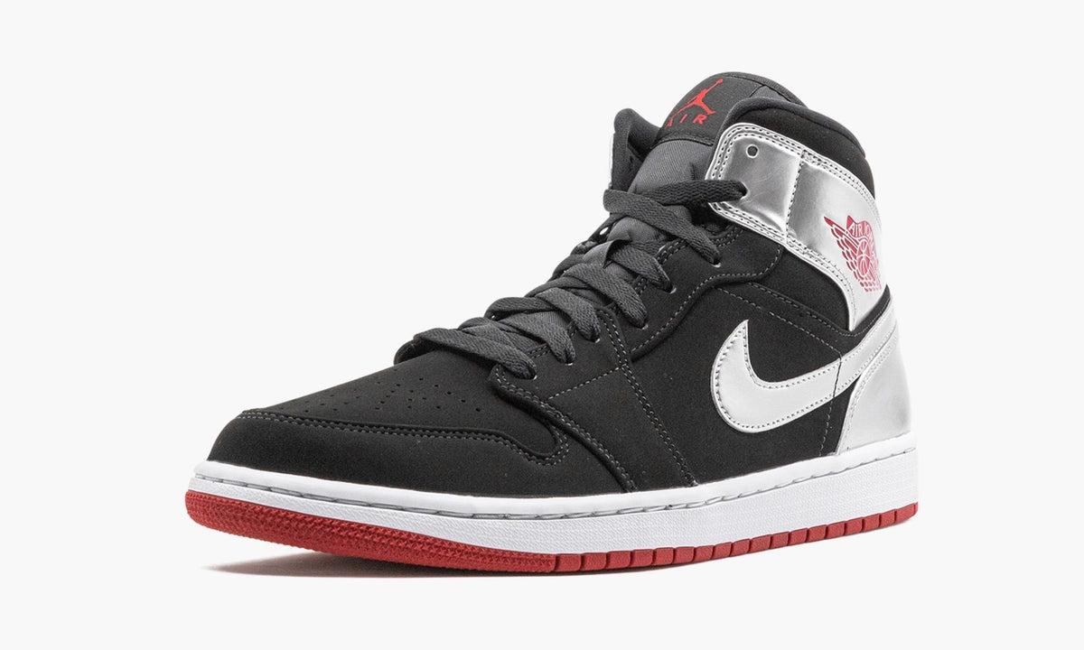 Johnny Kilroy - Air Jordan 1 Mid - product image from the listing.