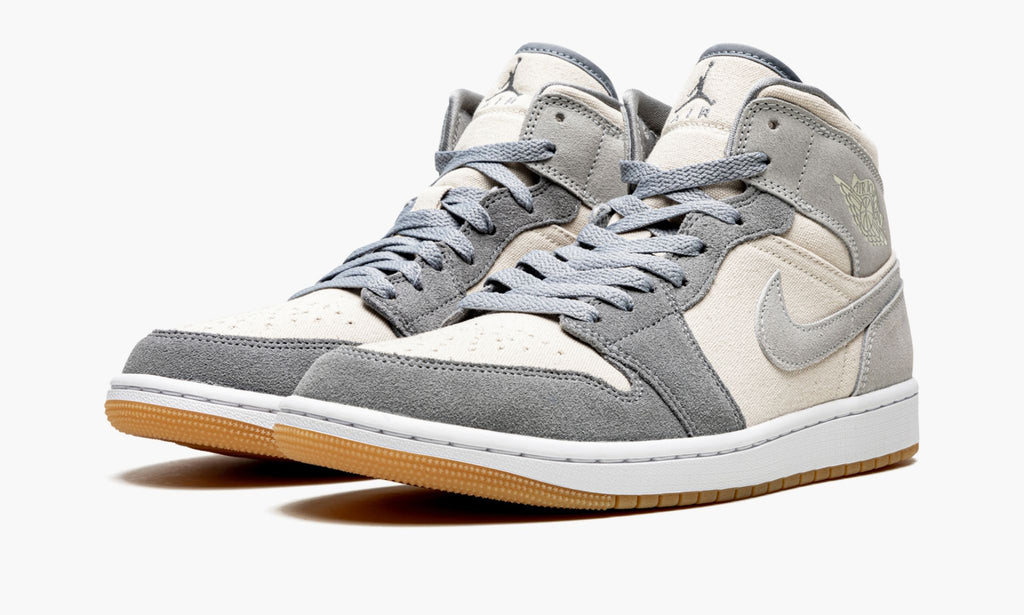 "Coconut Milk" Air Jordan 1 MID SE - product image from the listing.