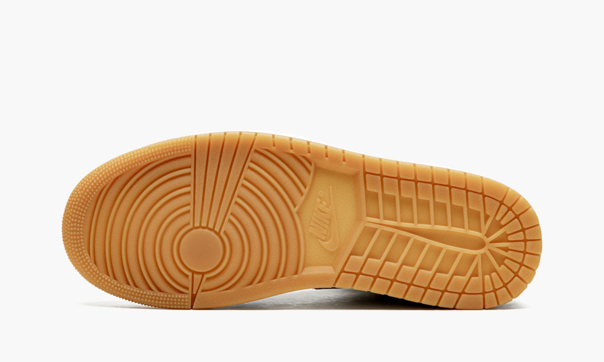 "Coconut Milk" Air Jordan 1 MID SE - product image from the listing.