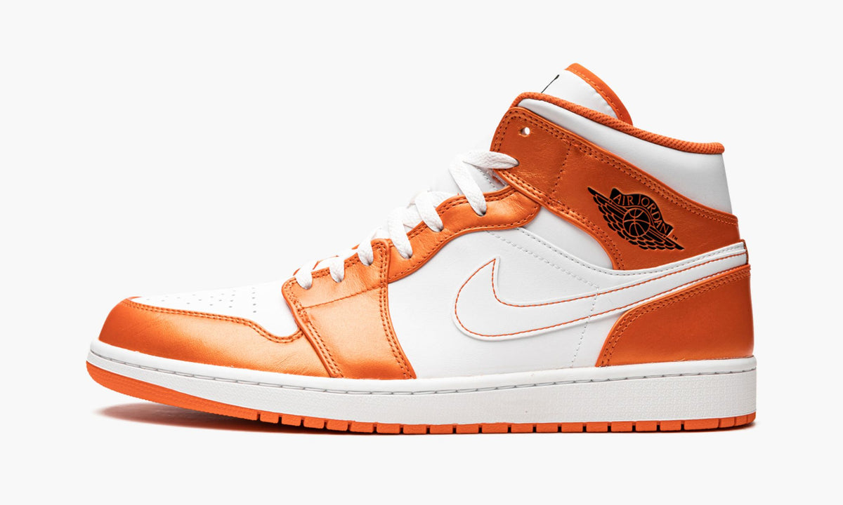 "Electro Orange" Air Jordan 1 Mid SE - product image from the listing.