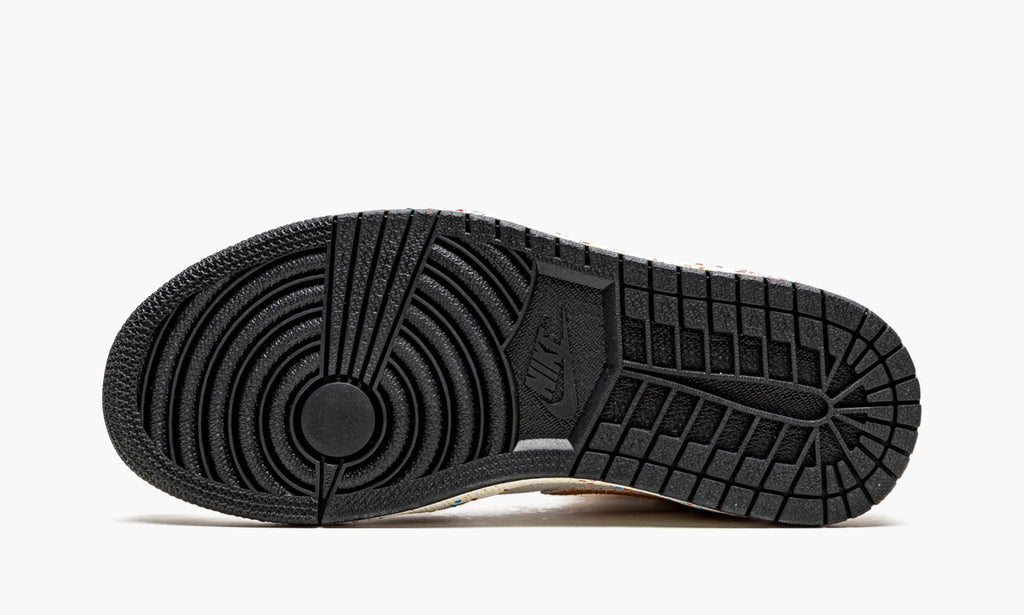 Brushstroke - Air Jordan 1 Mid SE - product image from the listing.
