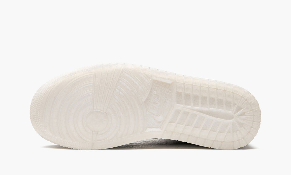 Diamond - Air Jordan 1 MID SE - product image from the listing.