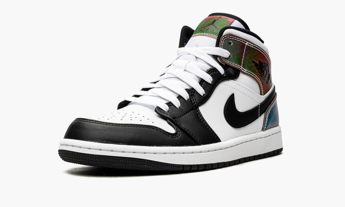 Heat Reactive - Air Jordan 1 Mid SE - product image from the listing.