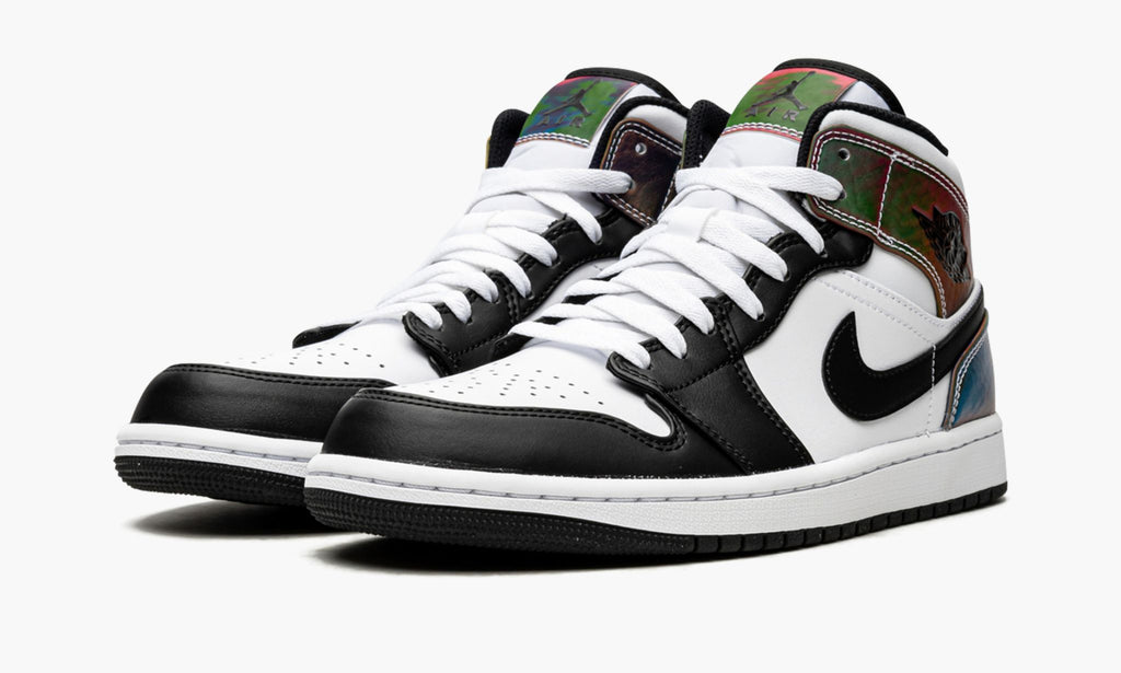 Heat Reactive - Air Jordan 1 Mid SE - product image from the listing.