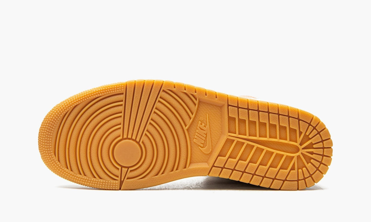 Air Jordan 1 Mid in Tan / Gum - product image from the listing.