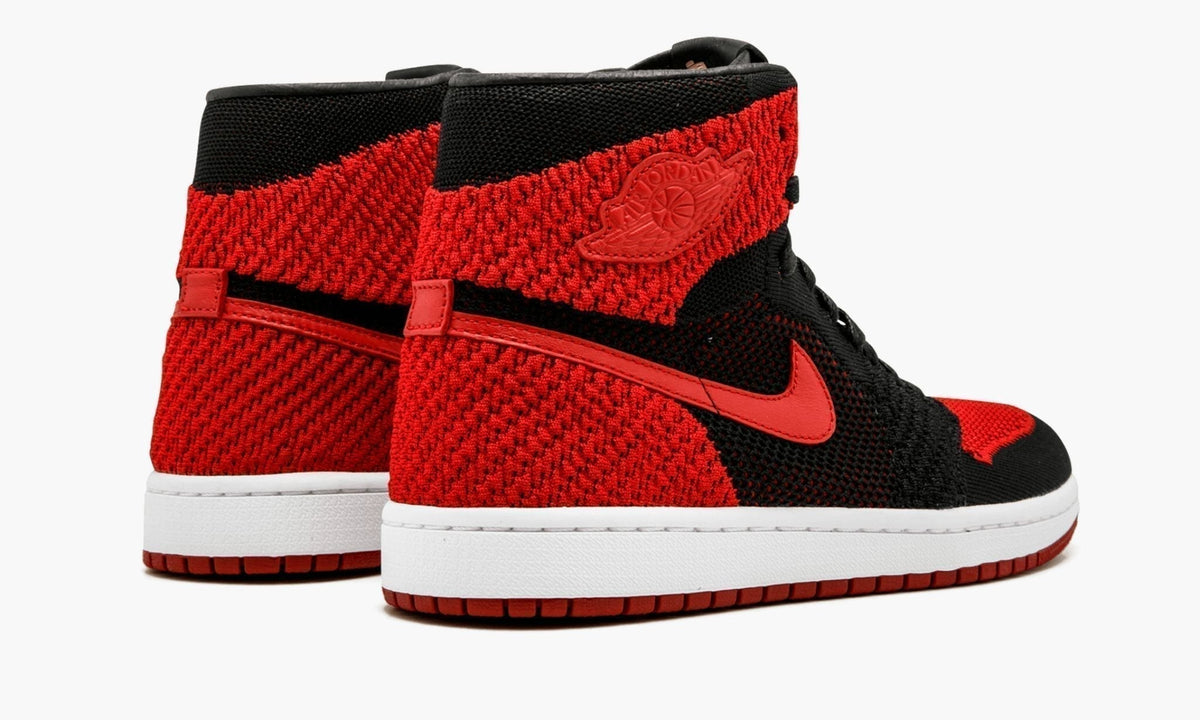HI Flyknit - Air Jordan 1 Retro - product image from the listing.