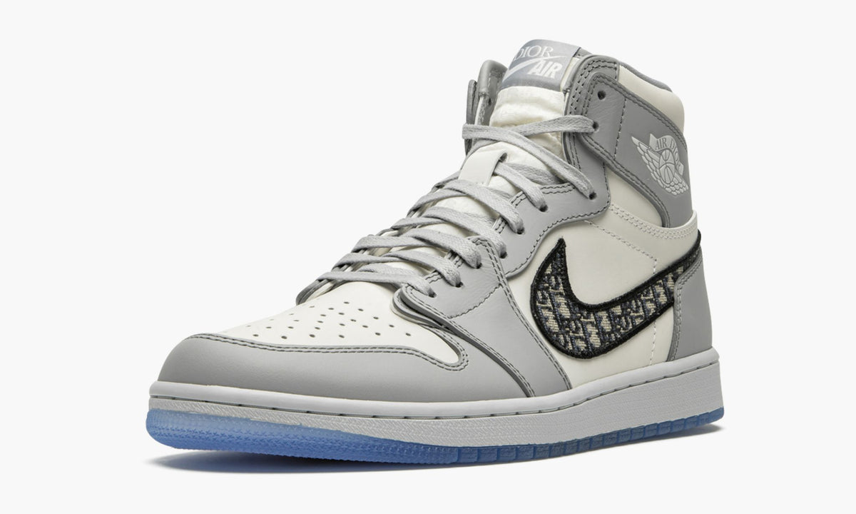 "Dior" Air Jordan 1 Retro High - product image from the listing.