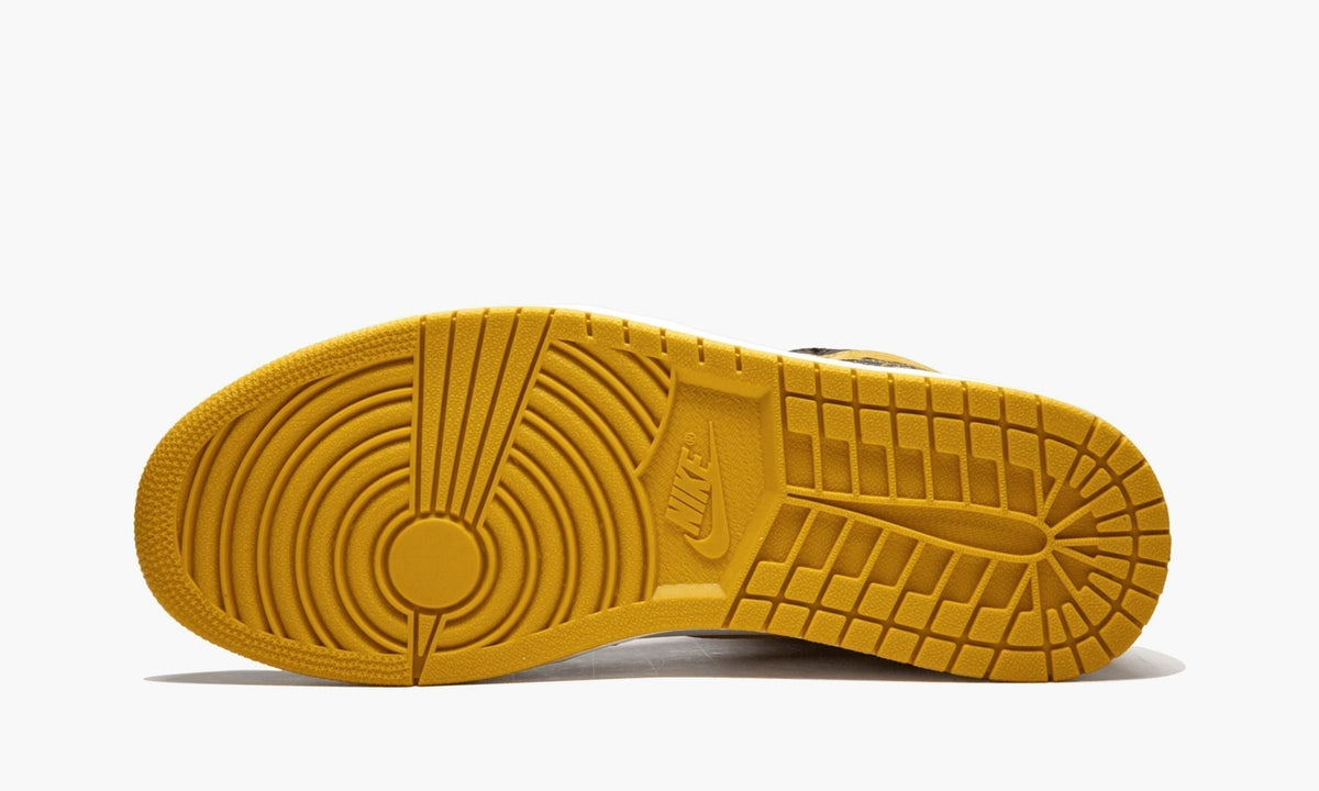 "Yellow Ochre" Air Jordan 1 Retro High OG - product image from the listing.