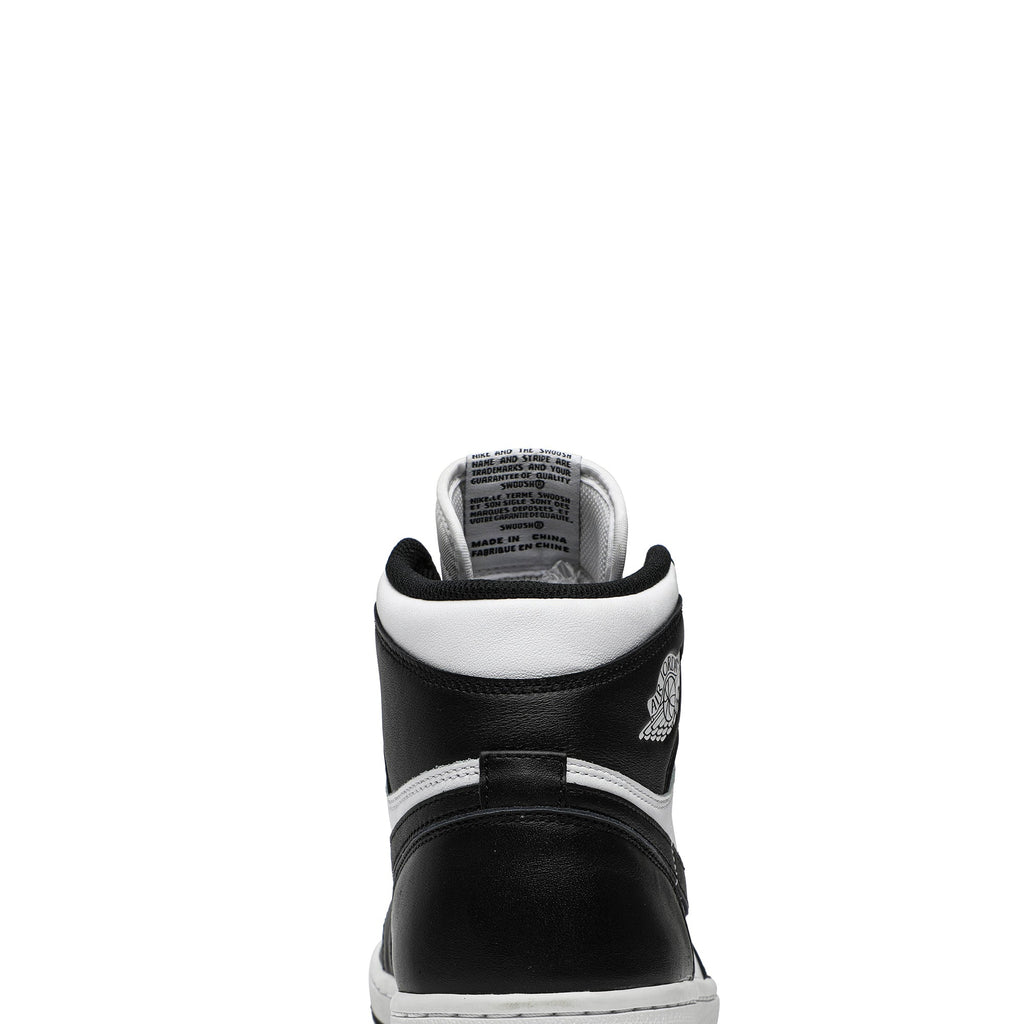 Black/White - Air Jordan 1 Retro High OG 555088-010 - product image from the listing.
