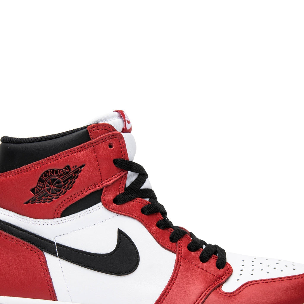 Chicago 2015 - Air Jordan 1 Retro High OG 555088-101 - product image from the listing.