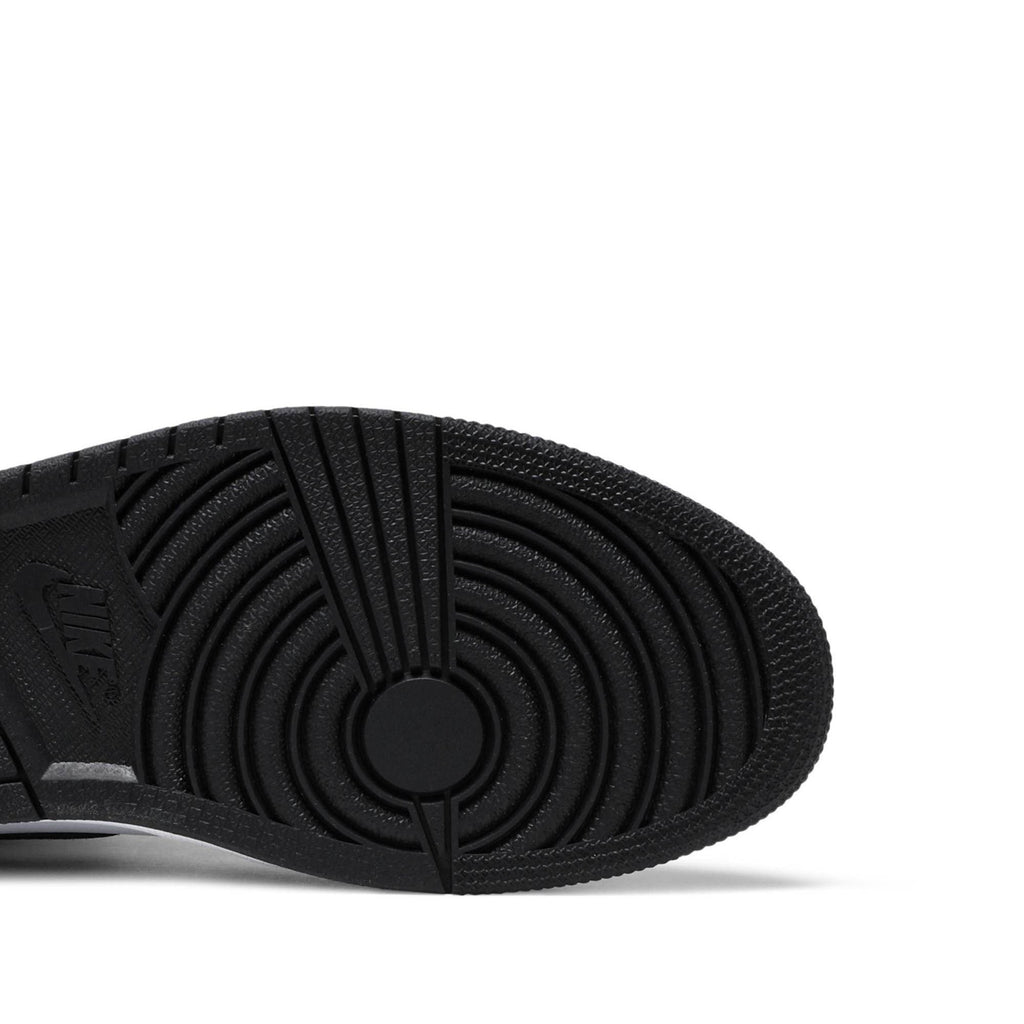 Air Jordan 1 Retro High OG in Smoke Grey 555088-126 - product image from the listing.