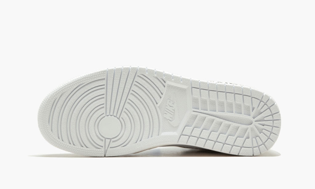 "Euro Release" Air Jordan 1 x OFF-WHITE - product image from the listing.