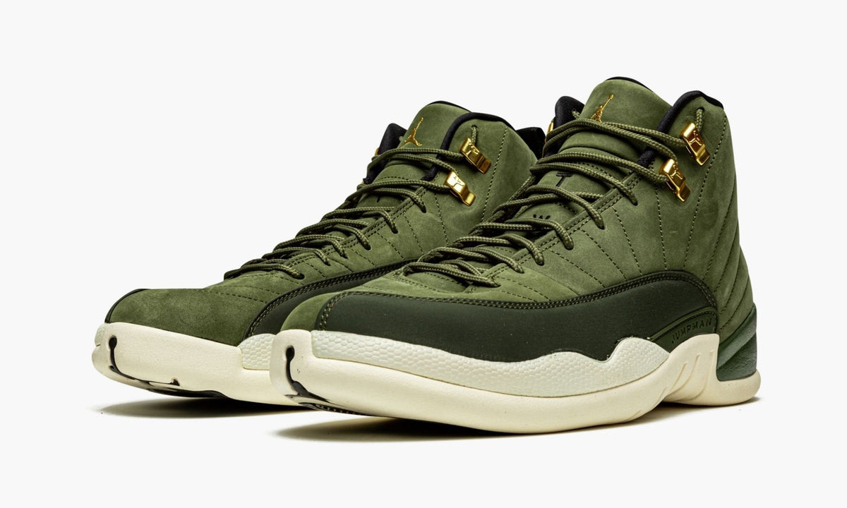 "CP3 Class of 2003" Air Jordan 12 - product image from the listing.