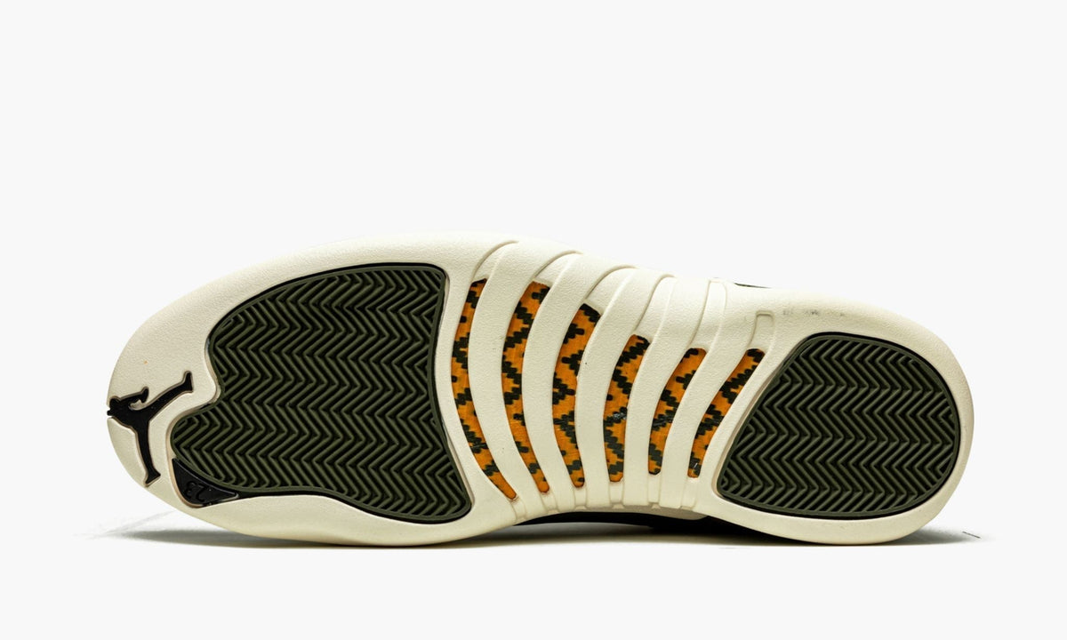 "CP3 Class of 2003" Air Jordan 12 - product image from the listing.