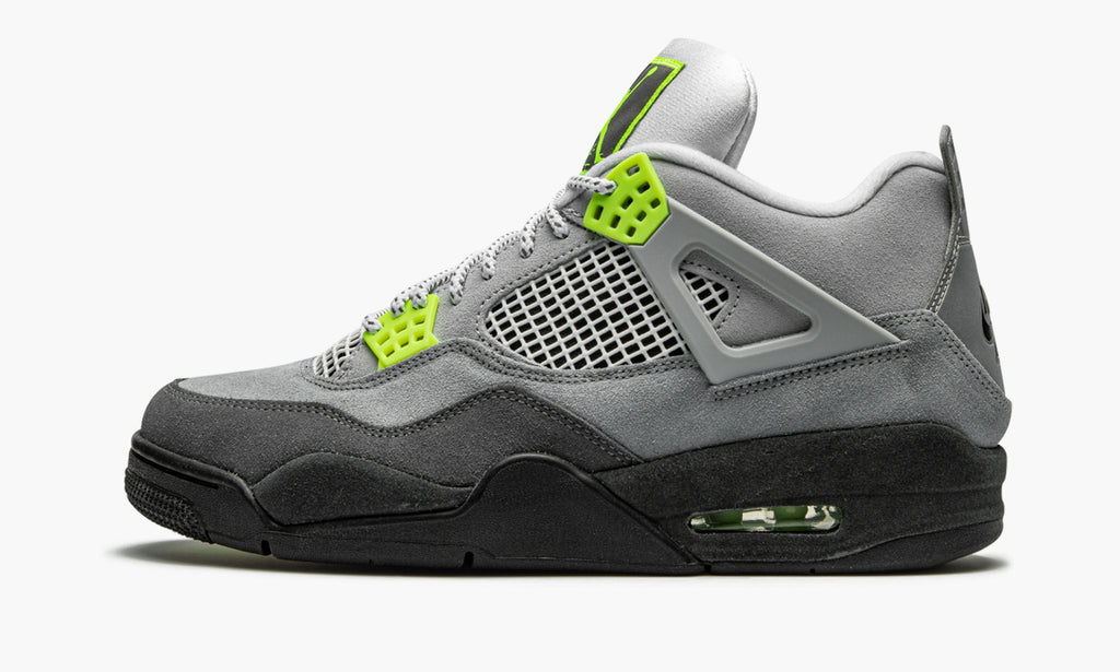 Neon - Air Jordan 4 Retro SE - product image from the listing.