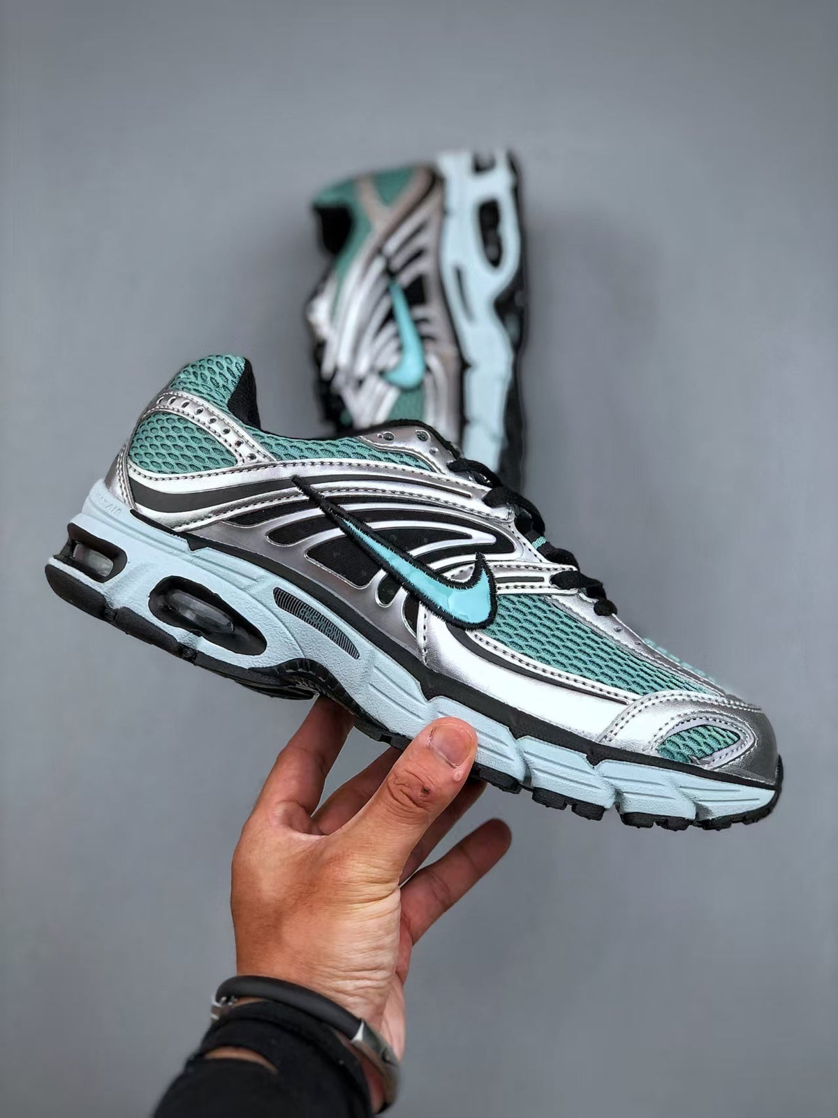 Nike Air Max Moto 2K Low-Top Shoes for Running - product image from the listing.