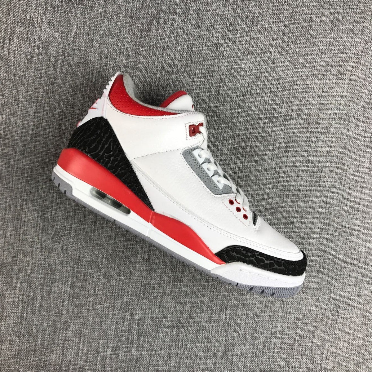 Men's Air Jordan 3 Fire Red Sneakers - product image from the listing.