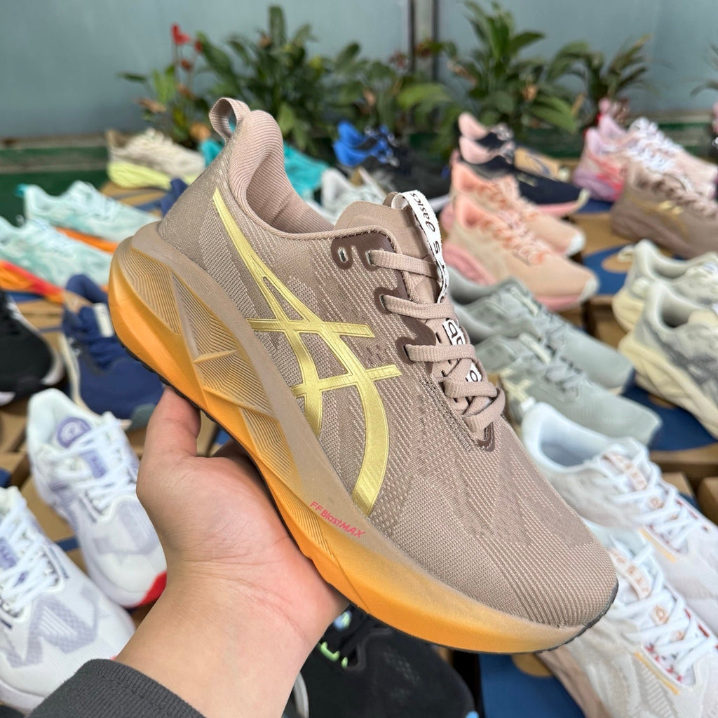 ASICS NOVABLAST 5 LE Running Shoes in Brown - product image from the listing.