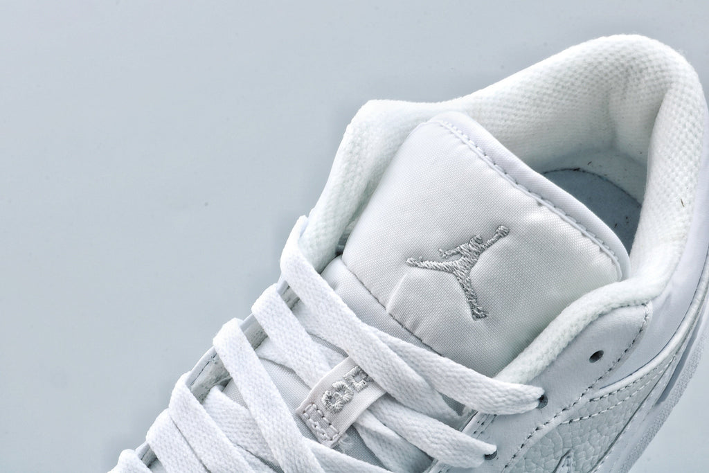 Jordan 1 Low Sneakers in White 11136 - product image from the listing.
