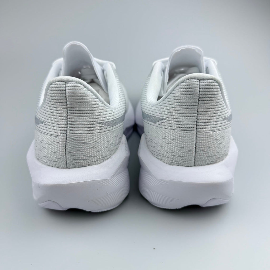 ASICS GEL-QUANTUM 360 VIII Sneakers in White Grey - product image from the listing.