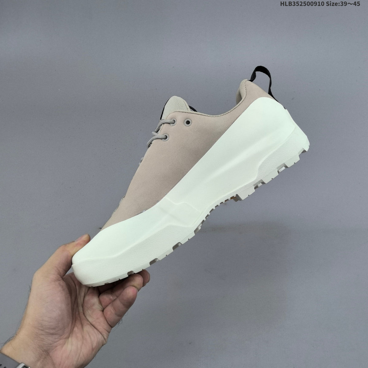 Arc'teryx Vertex Alpine M Low-Cut Hiking Shoes - product image from the listing.