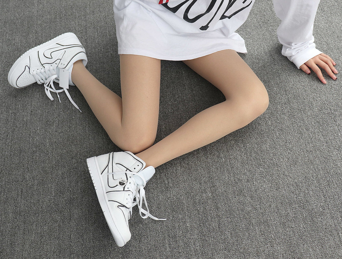 Air Jordan 1 High White Black CK6587-100 - product image from the listing.