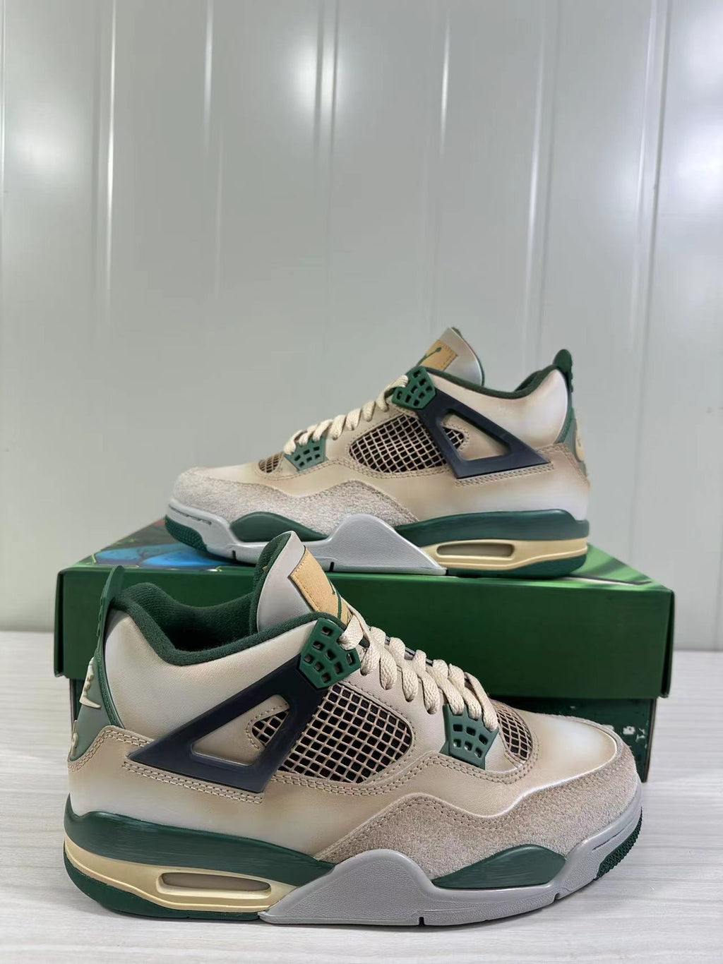 Air Jordan 4 Retro Off-White Green DC7770-106 - product image from the listing.