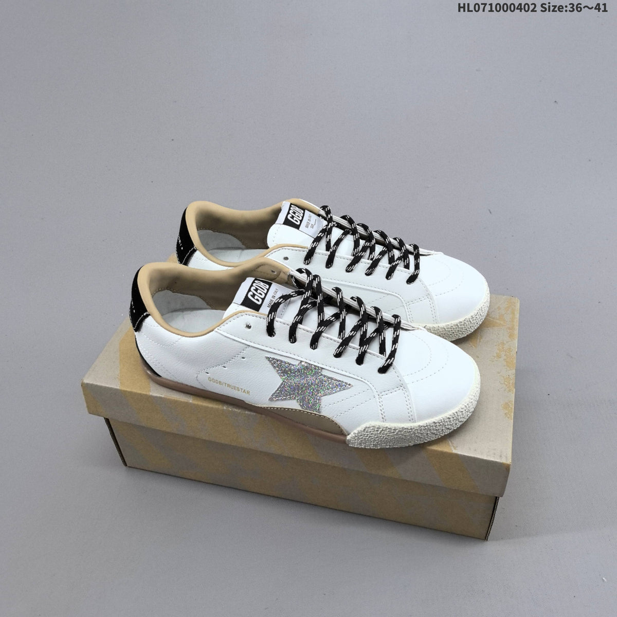 Golden Goose Superstar Star Trainers HL071000402 - product image from the listing.