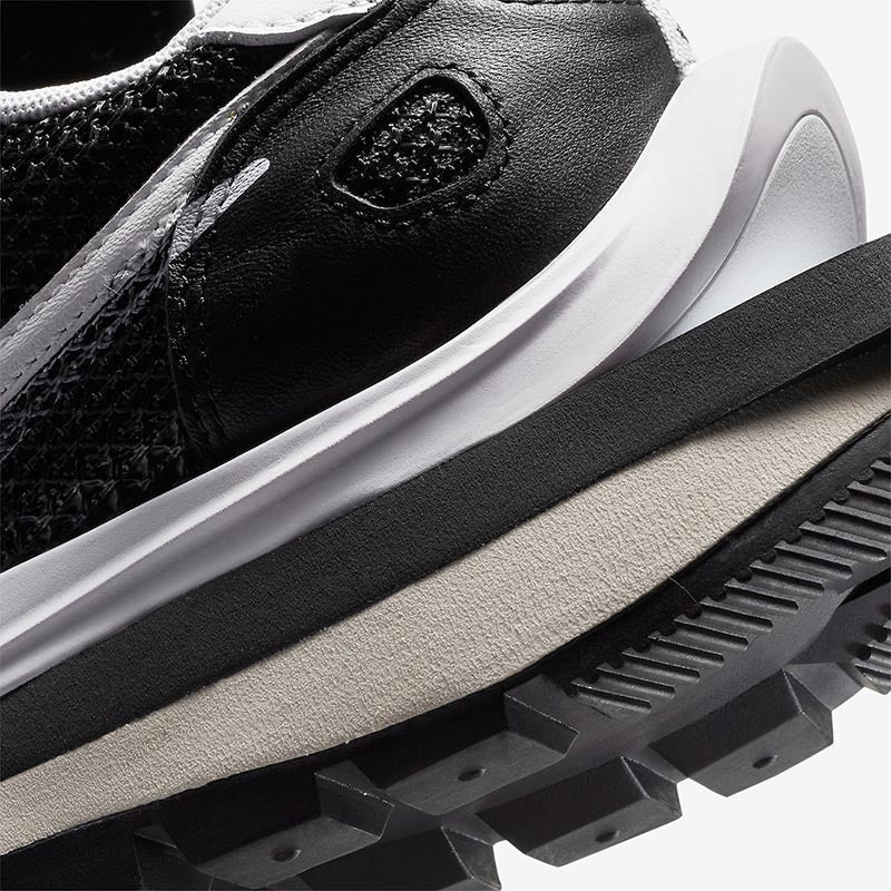 Nike sacai VaporWaffle CV1363-001 Sneakers in Black White - product image from the listing.
