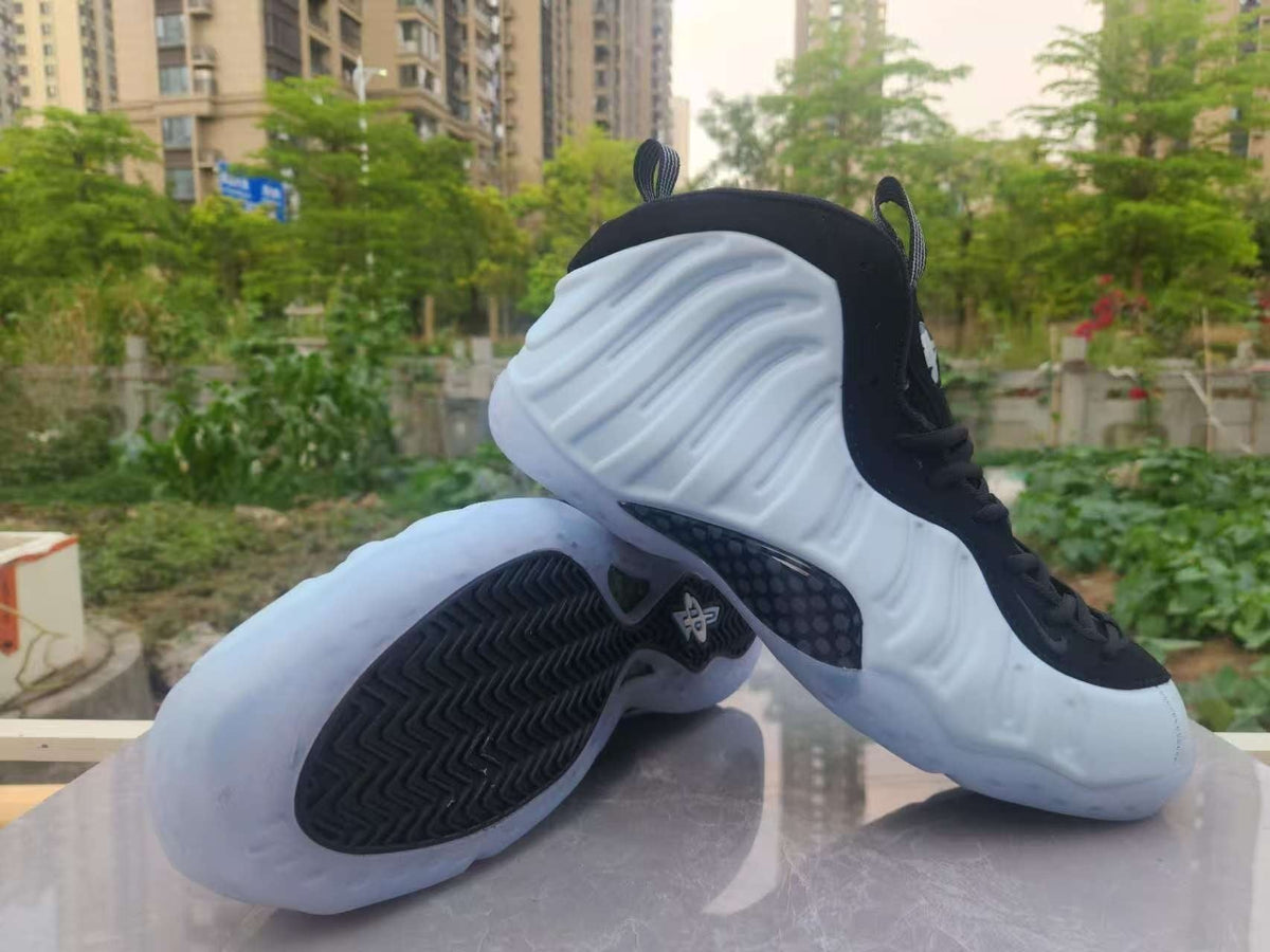 Nike Air Foamposite One Penny Hardaway Sneakers in Black Blue - product image from the listing.