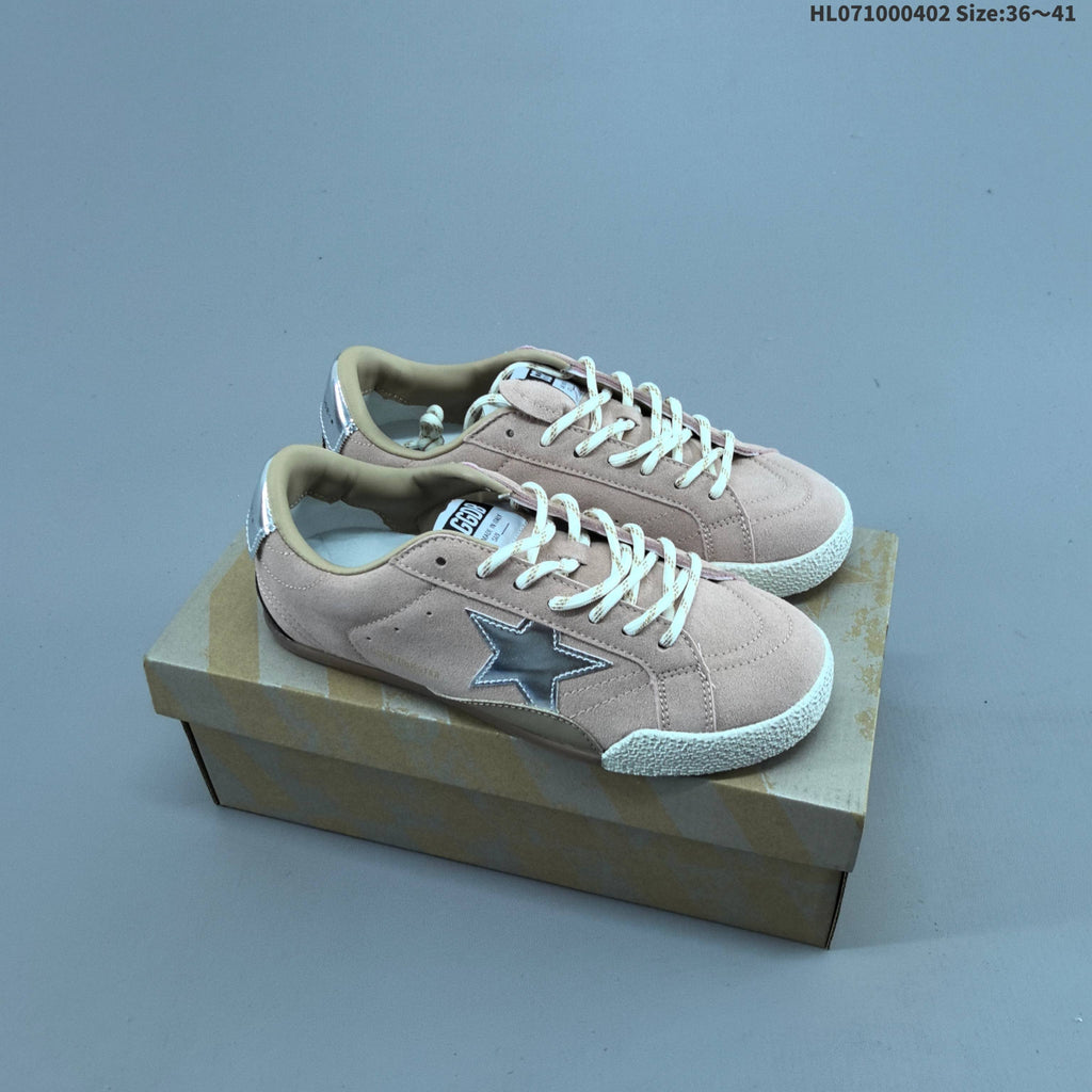 Golden Goose Superstar Star Trainers HL071000402 - product image from the listing.