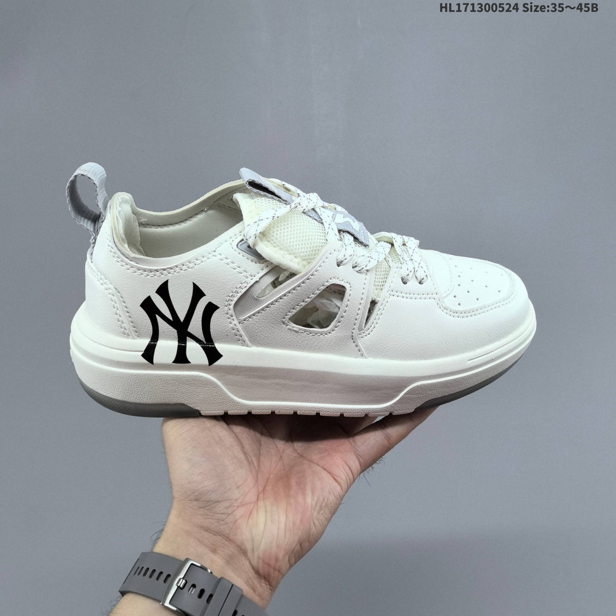 New York Yankees Low-Top Platform Sneakers, in White - product image from the listing.