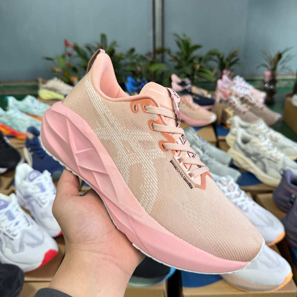 ASICS Novablast 5 LE Running Shoes in Pink - product image from the listing.