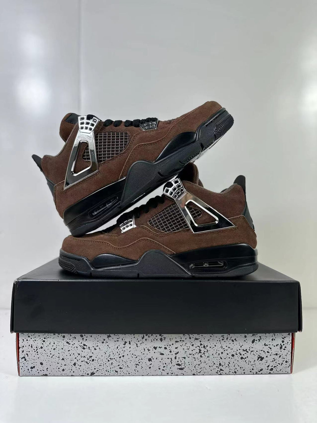 Air Jordan 4 Retro Brown Black AQ9129-002 - product image from the listing.