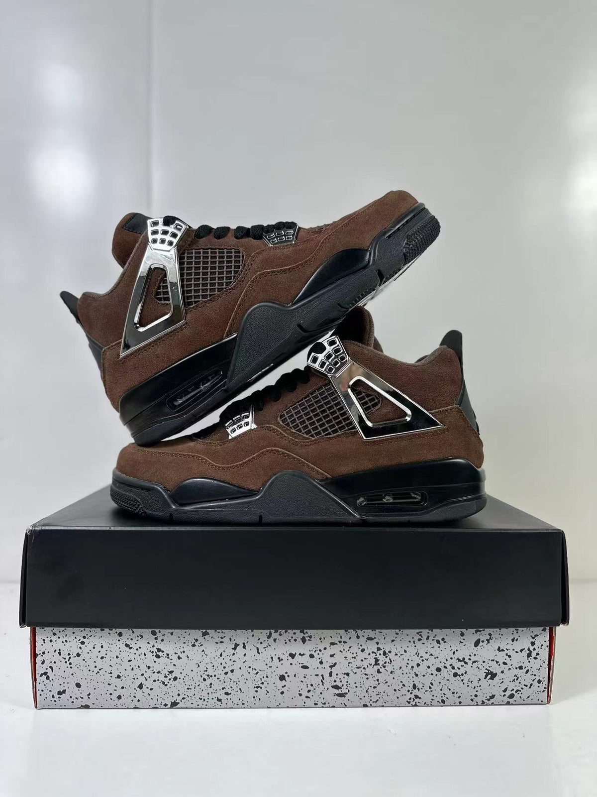 Air Jordan 4 Retro Brown Black AQ9129-002 - product image from the listing.