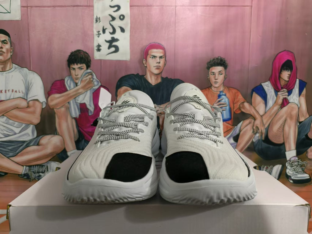 Li-Ning Wade Shadow 6 Basketball Shoes in White - product image from the listing.