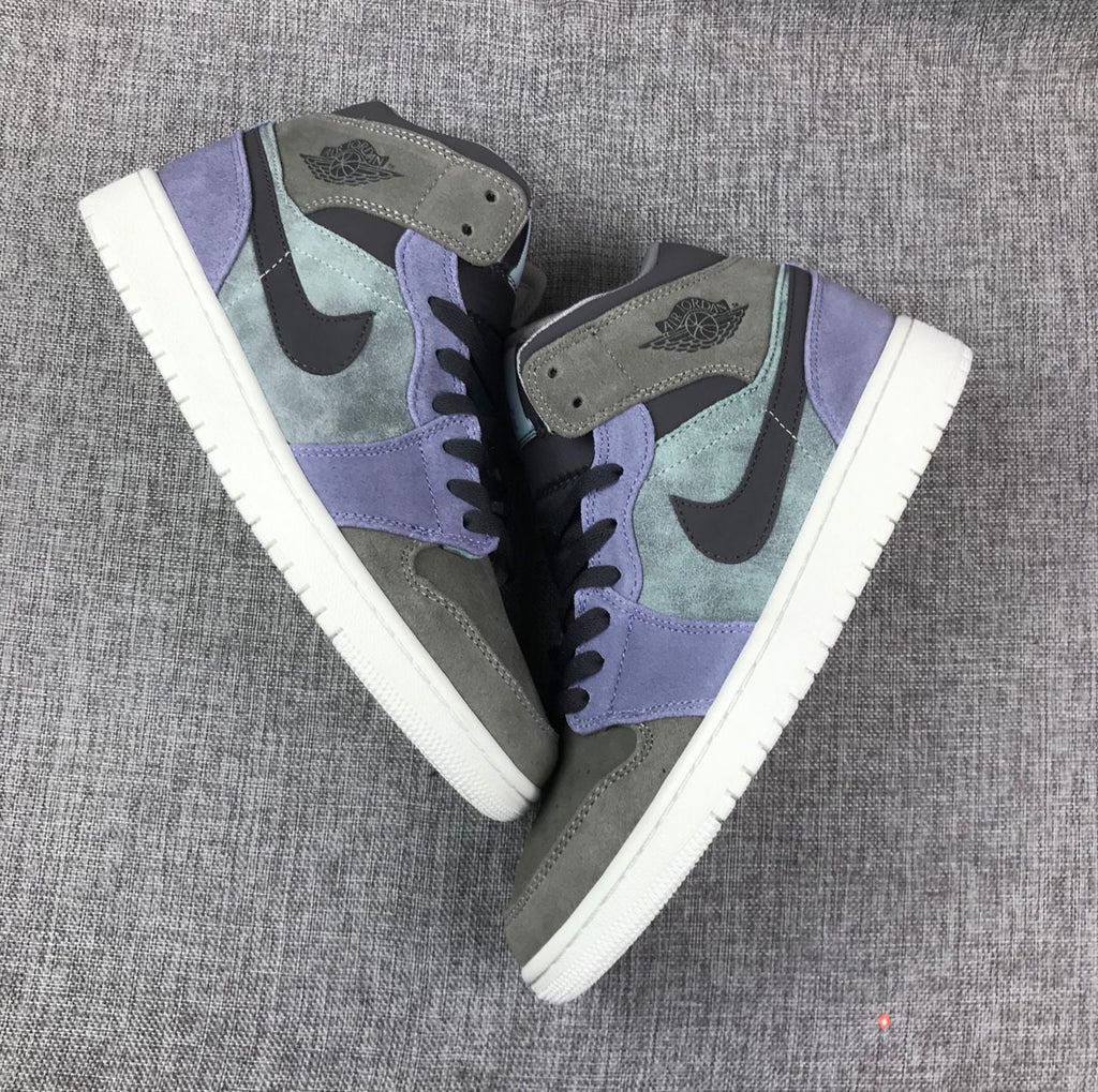 Jordan 1 Mid SE Sneakers in Grey Purple 852842-203 - product image from the listing.