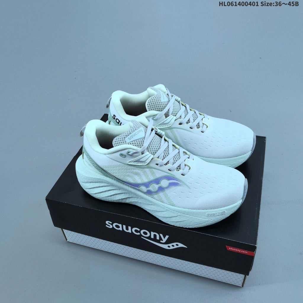 Saucony Triumph 21 Shoes for Running - product image from the listing.