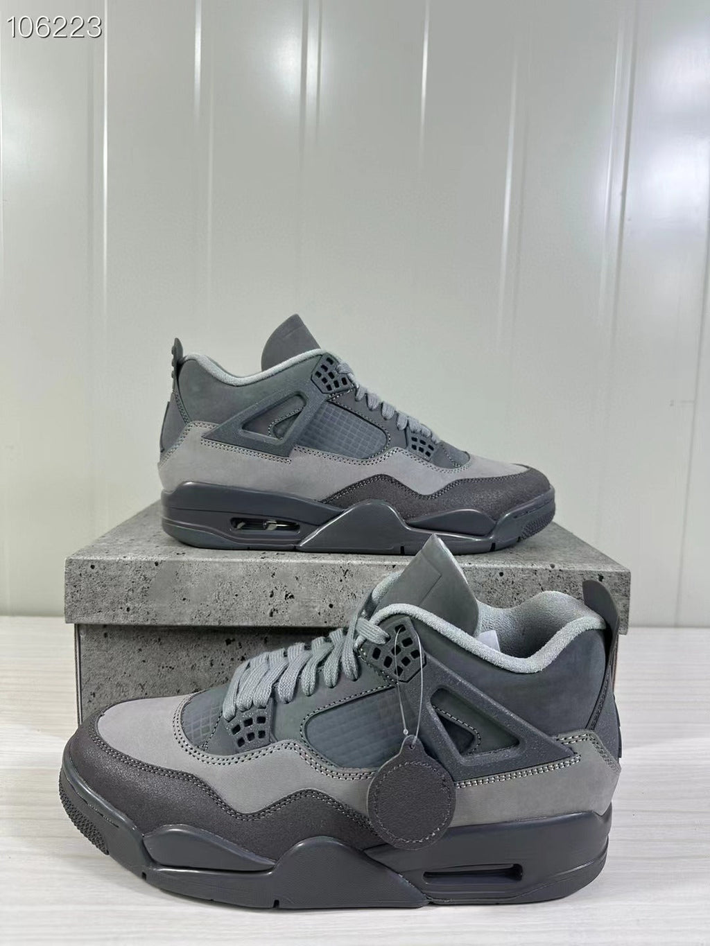 Air Jordan 4 Retro SE Paris Olympics Grey FQ7928-001 - product image from the listing.