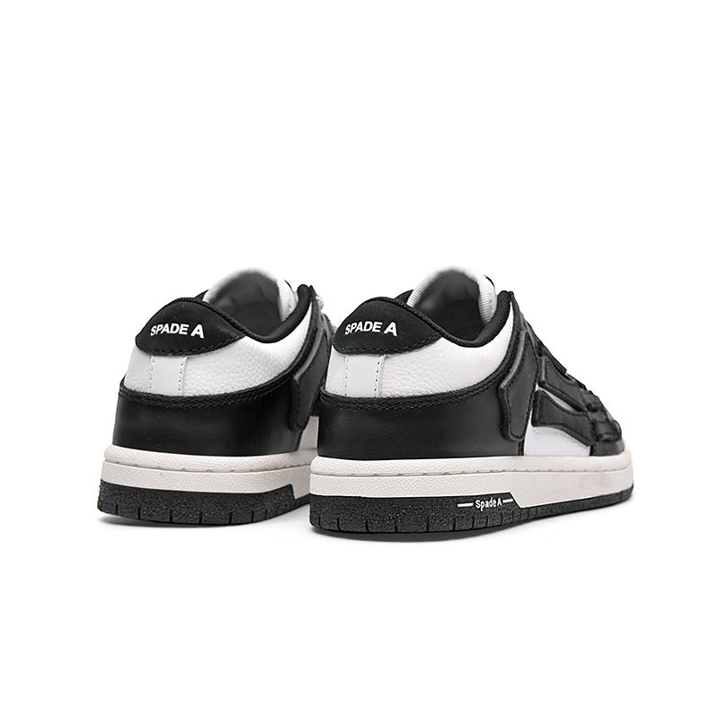 Low-Top Sneakers in Black and White MFS003-004 - product image from the listing.