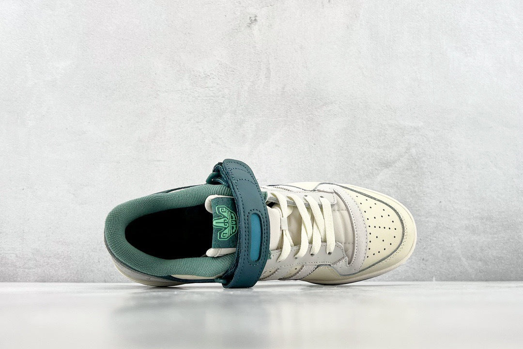 Adidas Originals Forum 84 Low Sneakers in White Green HP2067 - product image from the listing.
