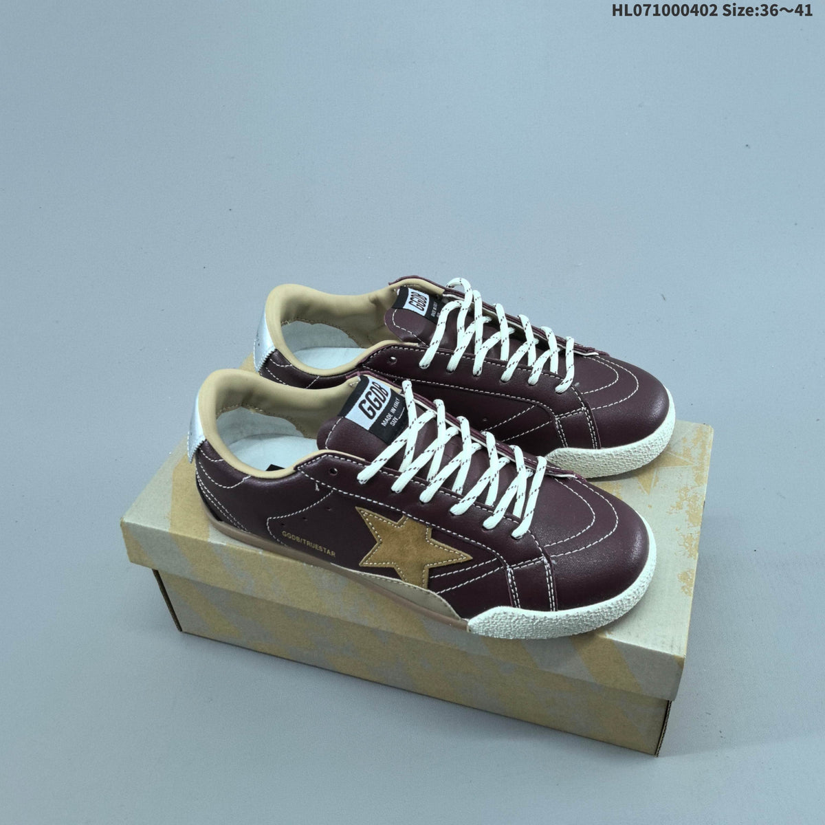 Golden Goose Superstar Star Trainers HL071000402 - product image from the listing.