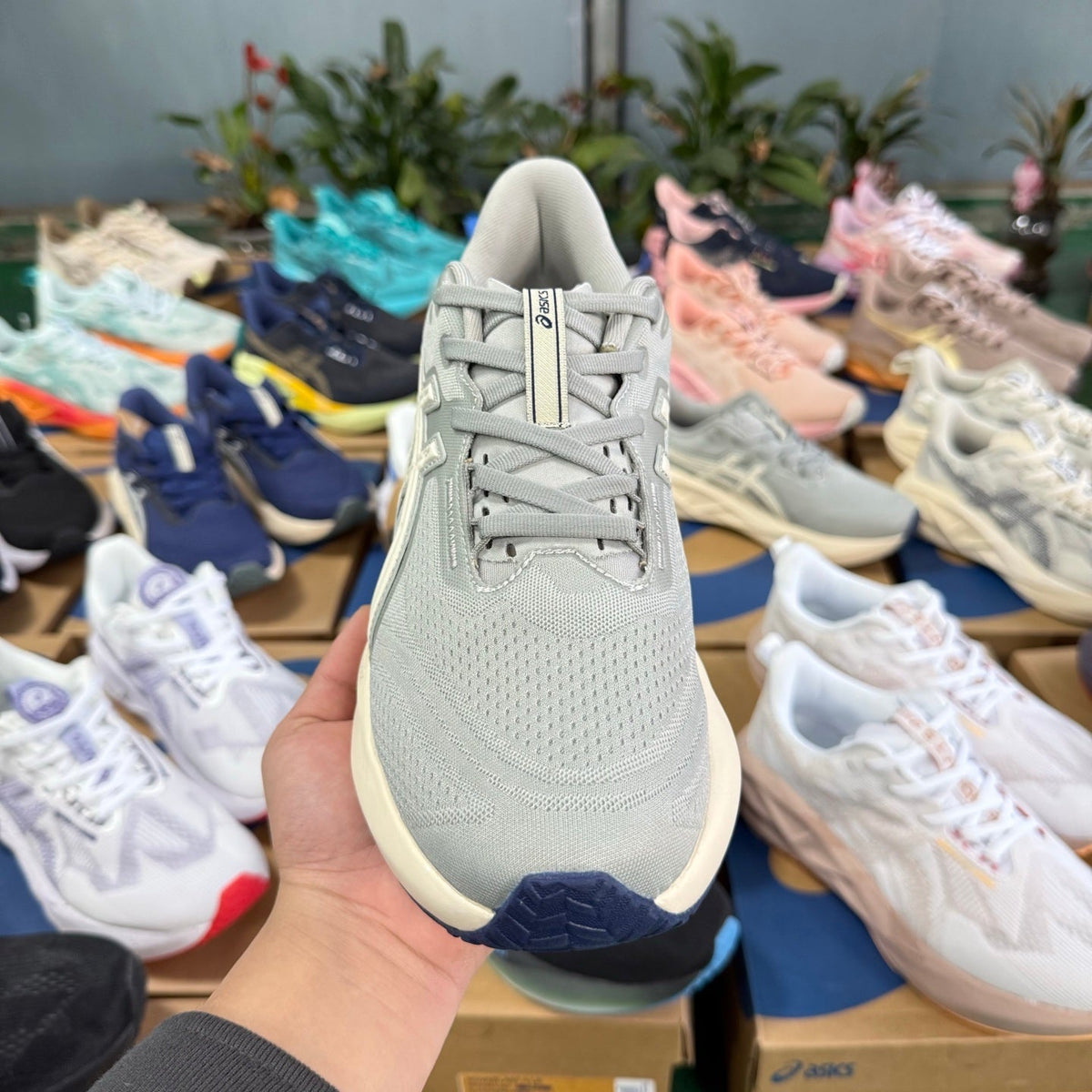 ASICS NOVABLAST 5 LE Running Shoes in Gray - product image from the listing.
