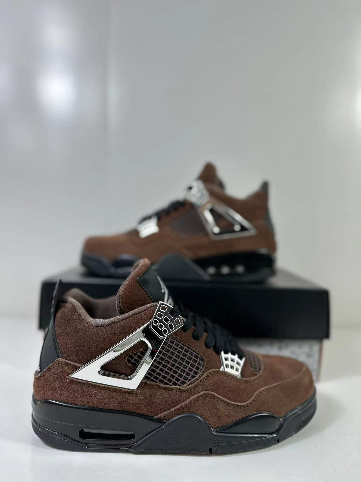 Air Jordan 4 Retro Brown Black AQ9129-002 - product image from the listing.