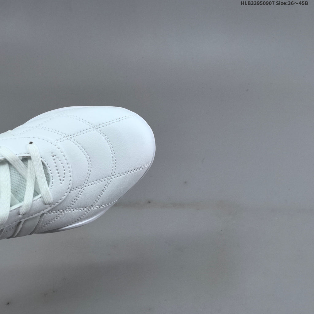 Adidas Originals Adiracer Low-Top Sneakers in White HQ9161 - product image from the listing.
